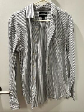 Banana Republic White and Black Striped Button-Down Shirt
